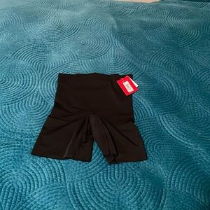 Brand New Spanx Mid Thigh Short-